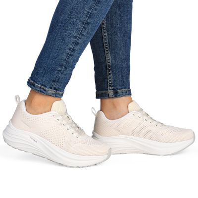 6. Półbuty sportowe damskie na platformie beżowe Rieker W4101-60