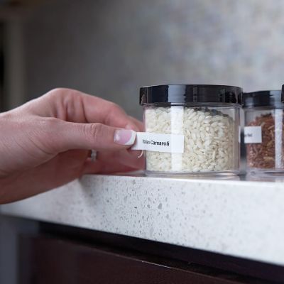 16. Taśma barwiąca DYMO D1 9mmx7m czarny/biały S0720680 (9 mm )