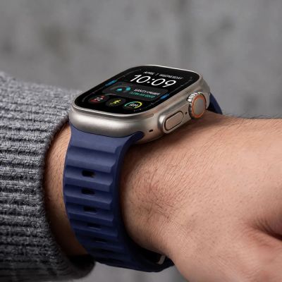 6. Pasek Tech-Protect Silicone Line na Apple Watch 44 / 45 / 46 / 49 mm - granatowy