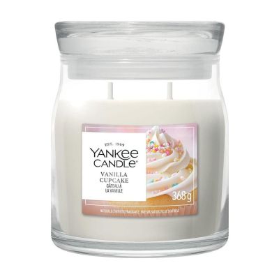 3. Świeca średnia VANILLA CUPCAKE YANKEE