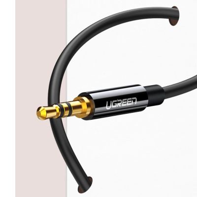 6. Ugreen kabel przewód rozdzielacz słuchawkowy 3,5 mm mini jack AUX 25cm czarny (20816)