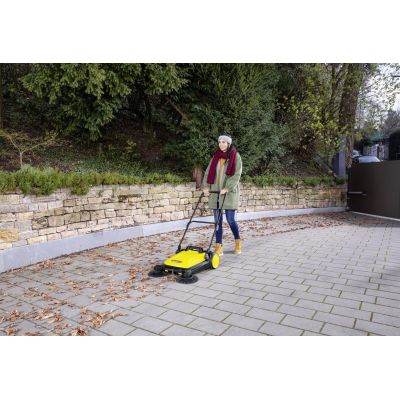 7. Zamiatarka KARCHER S 4 Twin - 1.766-360.0