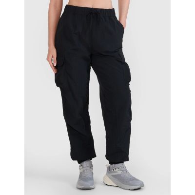 5. Spodnie casual cargo damskie 4F 4FRSS25TTROF1452-20S