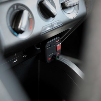 11. SAVIO TR-15 TRANSMITER FM Z WYŚWIETLACZEM, BLUETOOTH I ŁADOWARKĄ PD USB-C USB-A QUICK CHARGE, BASS BOOST