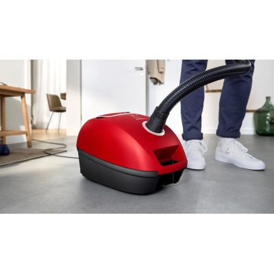 3. Odkurzacz workowy Bosch Serie 4 BGB41PET1 czerwony