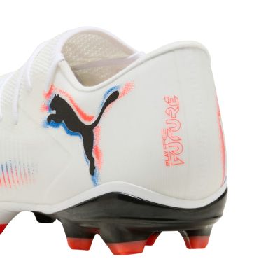 9. Buty piłkarskie Puma Future 8 Match Low FG/AG M 108599 01
