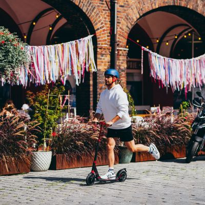 2. HM209T BLACK-RED hulajnoga z hamulcem tarczowym NILS EXTREME