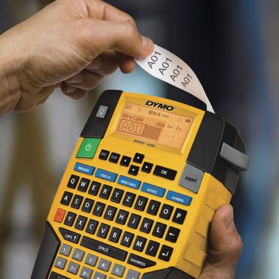 7. Etykieciarka DYMO RHINO 4200 ogólnego przeznaczenia z klawiaturą QWERTZ