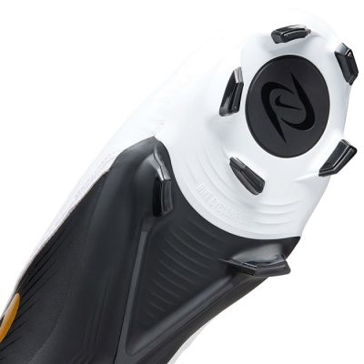 14. Buty Nike Phantom GX II Academy FG/MG M FD6723001