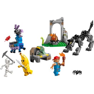 3. LEGO Fortnite 77075 Skórek i Iskra oraz obóz