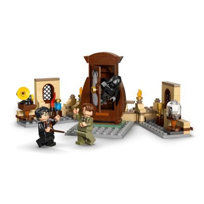 9. LEGO Harry Potter 76463 Zamek Hogwart: skrzydło szpitalne