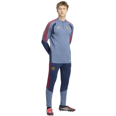 3. Bluza adidas FC Bayern DNA Training Top KF1037