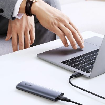 3. Ugreen kieszeń na dysk obudowa dysku twardego M.2 B-Key SATA 3.0 5Gbps szary + kabel USB Typ C (CM400)
