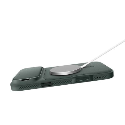 12. Etui Spigen Optik Armor MagSafe na iPhone 17 Pro - zielone