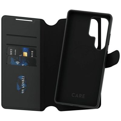 4. Etui CARE by PanzerGlass Feature Tango 2w1 Wallet na Samsung Galaxy S25 Ultra - czarne