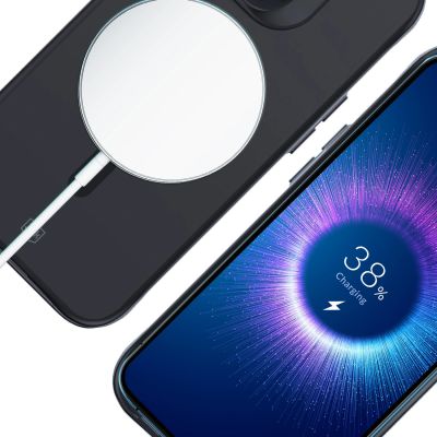 4. Etui 3mk Smoke MagCase z MagSafe na iPhone 14 Pro Max - półprzezroczyste