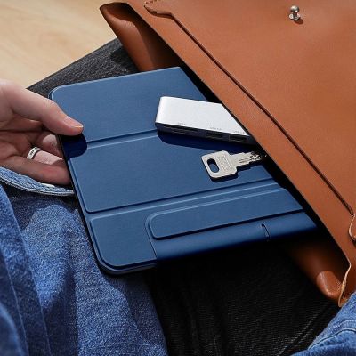 7. Etui ESR Rebound Magnetic na iPad Pro 12.9” 2020 / 2021 / 2022 / iPad Air 13” 2024 / 2025 - niebieskie