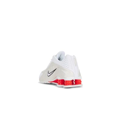 4. NIKE W NIKE SHOX R4 (AR3565-103)