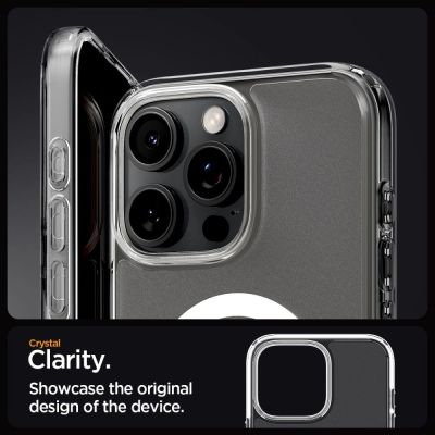 6. Etui Spigen Ultra Hybrid Mag z MagSafe na iPhone 16 Pro - przezroczyste