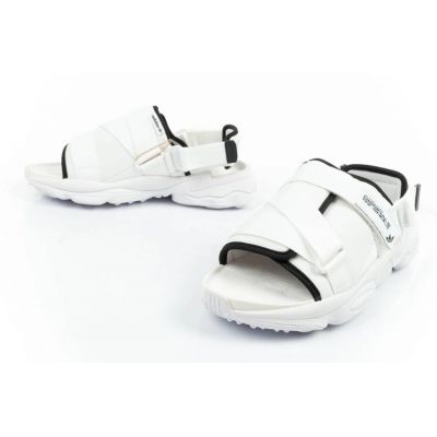 9. Buty adidas Ozweego Sandal W H67276
