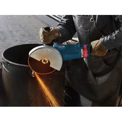 8. SZLIFIERKA KĄTOWA FI 230 2400W 06018C3300 BOSCH