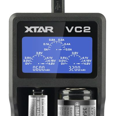 4. XTAR ŁADOWARKA DO AKUMULATORÓW CYLINDRYCZNYCH LI-ION VC2