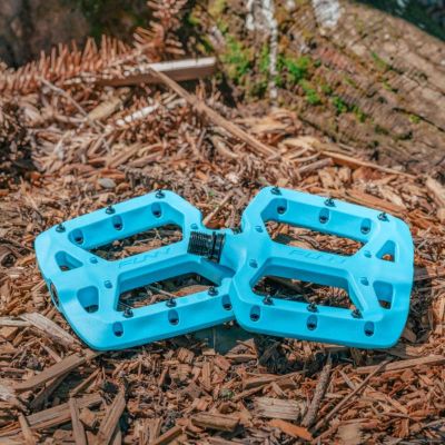 2. FUNN pedały TAIPAN turkusowe