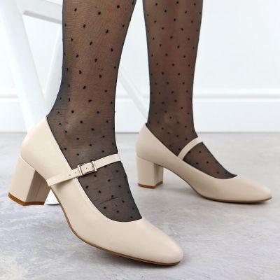 6. Czółenka na niskim obcasie z paskiem cieliste Sergio Leone PB176