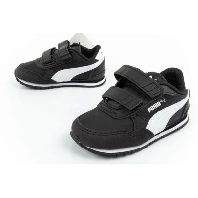 8. Buty Puma ST Runner Jr 384903 01