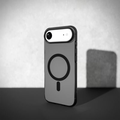9. Etui silikonowe Puro Daylight kompatybilne z Magsafe na iPhone 17 Air - półprzezroczyste czarne