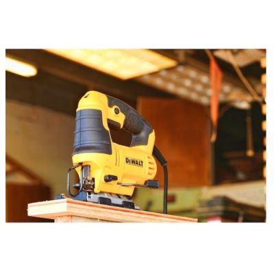 6. Wyrzynarka elektryczna 650W DEWALT DWE349