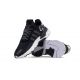 6. Buty adidas Nite Jogger Jr EE6481
