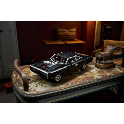 15. LEGO Technic 42231 - Samochód Fast and Furious Dodge Charger R/T