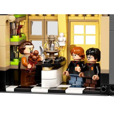 21. LEGO Harry Potter 75978 Ulica Pokątna