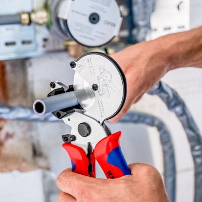 12. KNIPEX OBCINAK DO RUR KOMPOZYTOWYCH I PLASTIKOWYCH