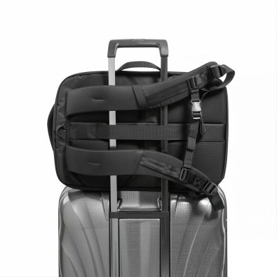 6. Plecak Tech-Protect Defender S70 RYANAIR & WIZZAIR 24L na laptop - czarny