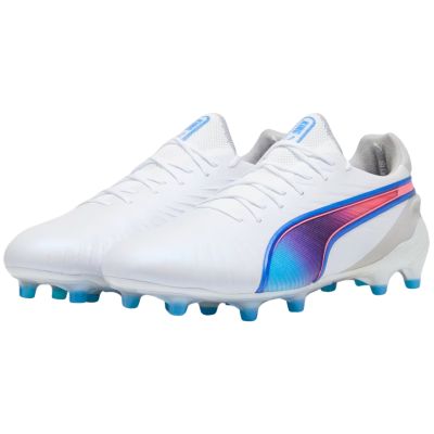 8. Buty piłkarskie Puma King Ultimate FG/AG 107809 02