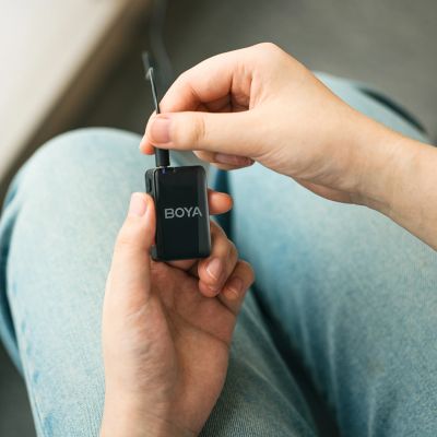 5. Mikrofony krawatowe BOYA BOYAMIC 2-02 bezprzewodowe 2.4 GHz - czarne