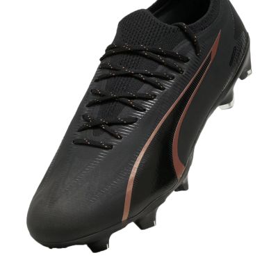 9. Buty piłkarskie Puma Ultra Ultimate FG/AG M 107744 02
