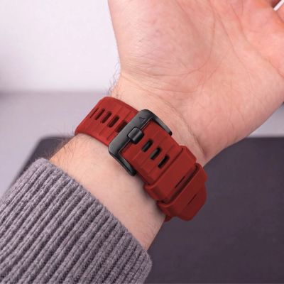 7. Pasek Tech-Protect Silicone na Garmin Fenix 5 / 6 / 6 Pro / 7 / 8 / 8 Pro / E / 9 / 9 Pro (47 mm) - czerwony