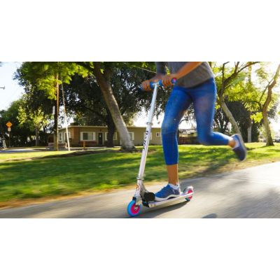 3. Hulajnoga dla dzieci Razor Model A Holographic (WYPRZEDAŻ)