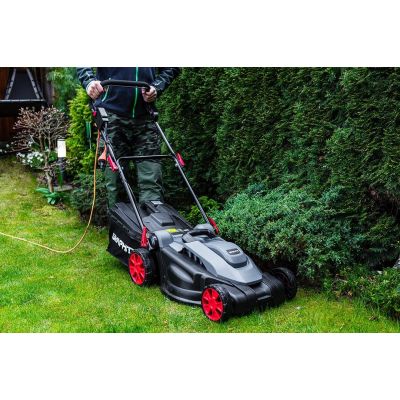10. Kosiarka Elektryczna 1500W Graphite szerokość koszenia 360mm