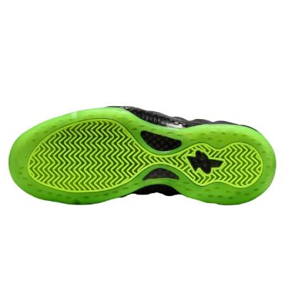 5. Buty sportowe Nike Air Foamposite One Black Volt Czarne - HF2902-001