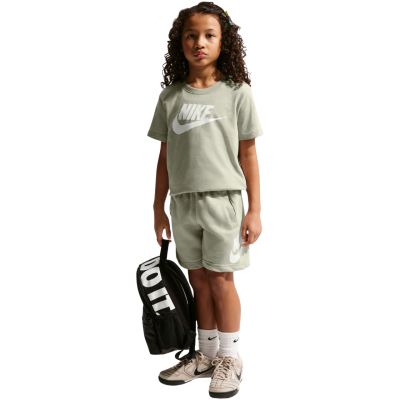 6. Koszulka dla dzieci Nike Sportswear zielona FZ5178 304