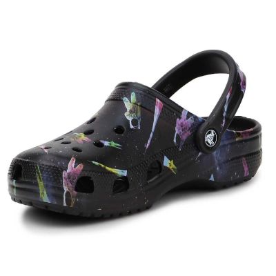 4. Klapki Crocs Classic Out Of This World II Jr 206818-001