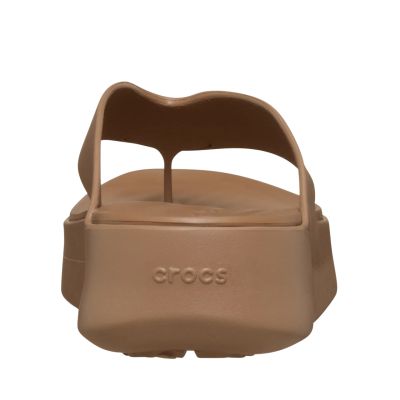 3. Klapki damskie Crocs Getaway Platform Flip brązowe 209410 2JJ