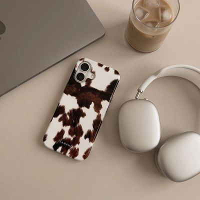 5. Etui Tech-Protect Lamano MagSafe na iPhone 17 - brązowo-białe