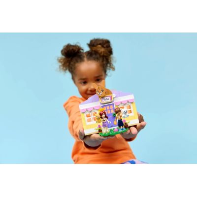 10. LEGO Friends 42679 Hotel dla królików w Heartlake City