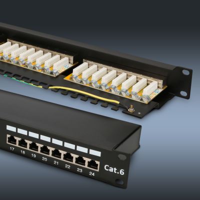 12. Patch panel Extralink  EX.9830 (1U; kat. 5e; 24xRJ-45)