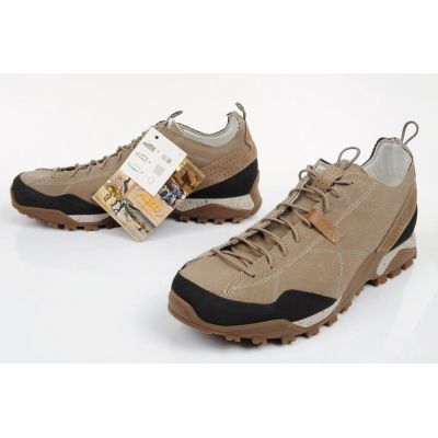 8. Buty męskie trekkingowe Aku Selvatica